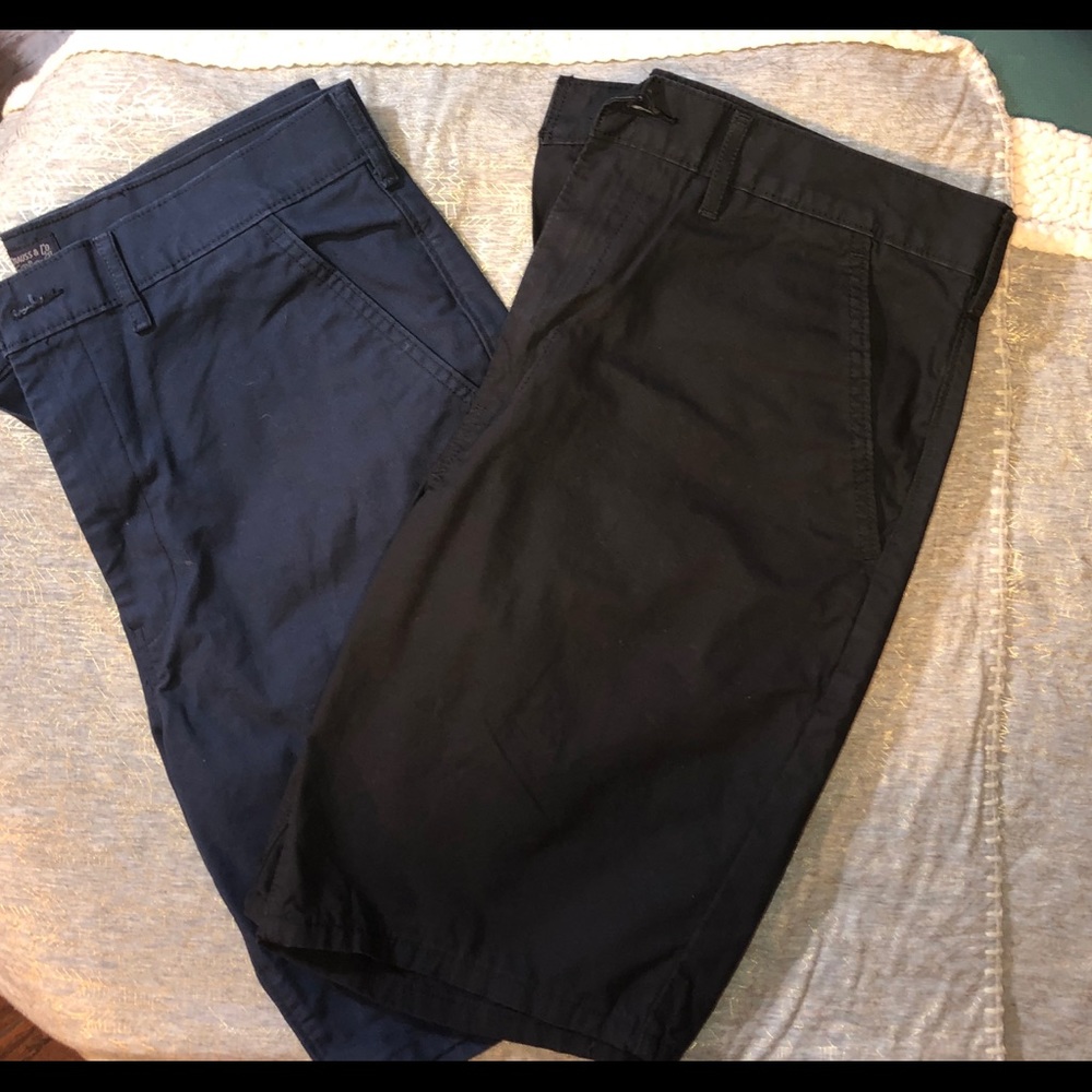 Bundle of Men’s shorts. Sz 33